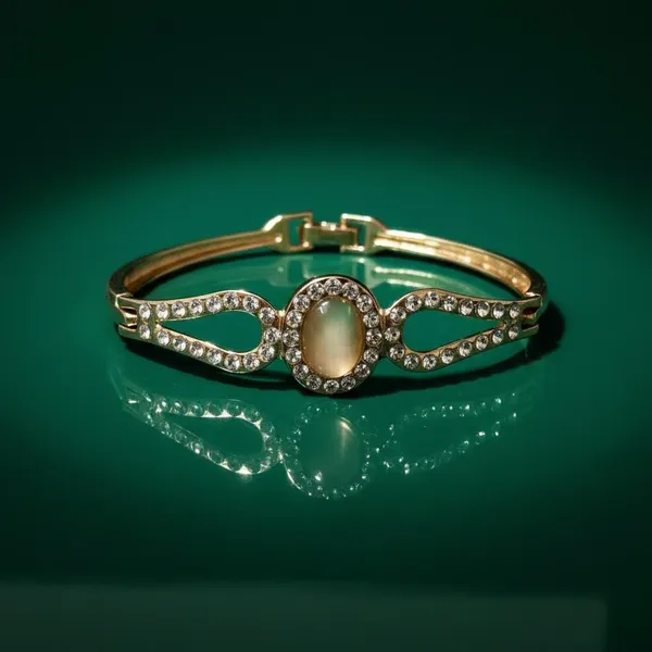 Gold_Premium_Metal_Bracelet_For_Women
