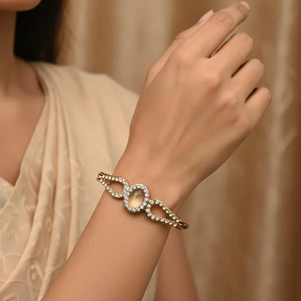 Gold_Premium_Metal_Bracelet_For_Women