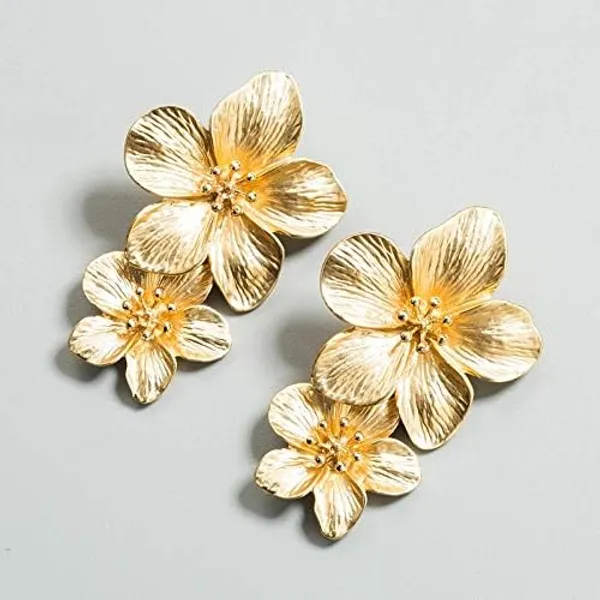 Gold_Premium_Metal_Earrings_For_Women