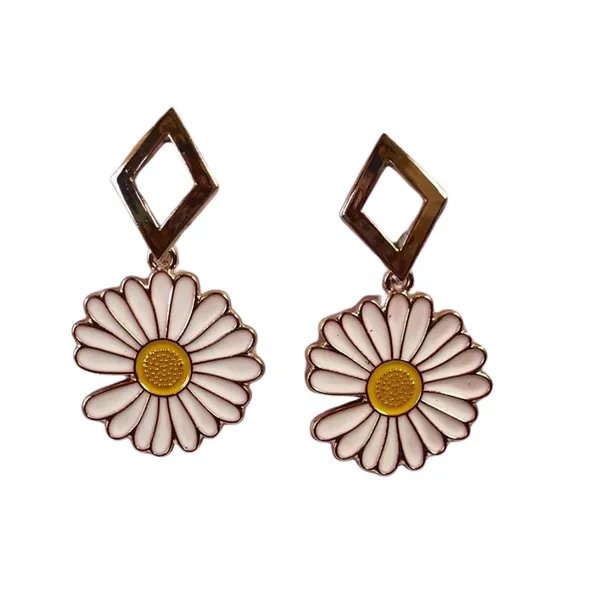 Gold_Premium_Metal_Earrings_For_Women