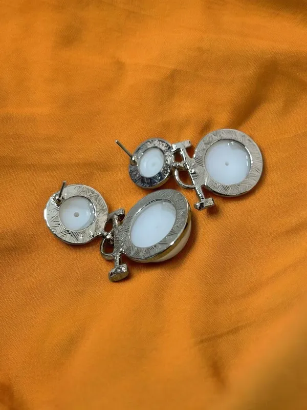 Gold_Premium_Metal_Earrings_For_Women