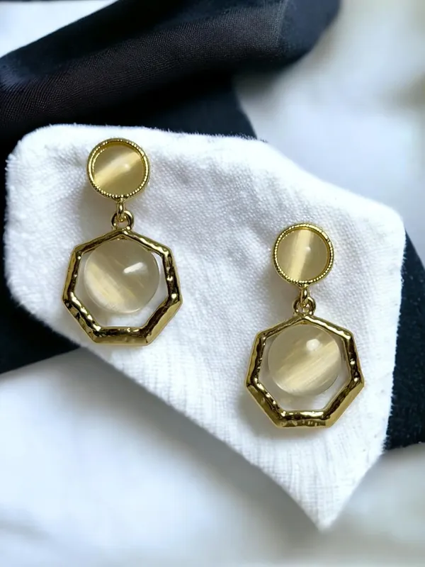 Gold_Premium_Metal_Earrings_For_Women
