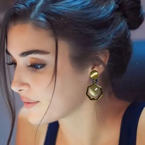 Gold_Premium_Metal_Earrings_For_Women