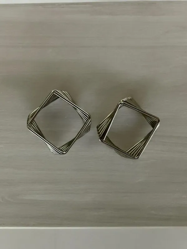 Silver_Premium_Metal_Earrings_For_Women