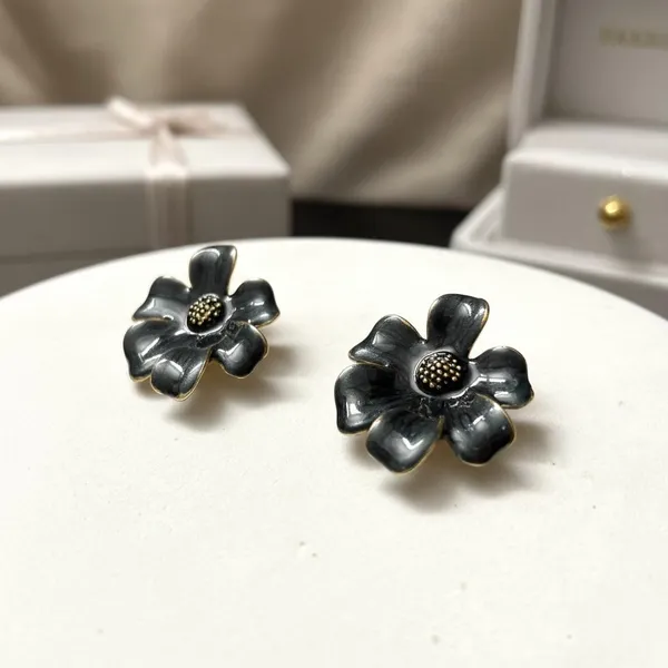 Black_Flower_Stud_Earrings_With_Gold_Finish_|_Elegant_Floral_Earrings_For_Women_&_Girls_|_Daily_Wear_&_Party_Wear