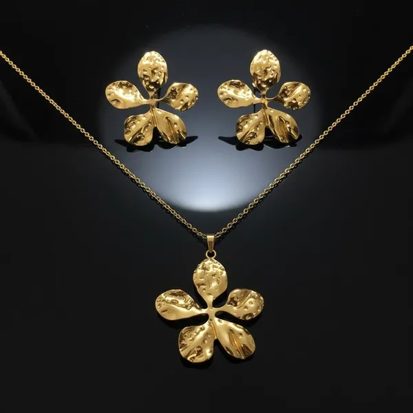 Gold_Textured_Floral_Necklace_Set_With_Earrings_For_Women_|_Designer_Hammered_Finish_Jewellery_Set_|_Premium_Party_&_Wedding_Wear