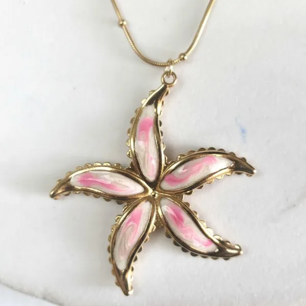 Gold_Floral_Enamel_Pendant_Necklace_|_Pink_&_White_Designer_Flower_Pendant_Chain_|_Elegant_Daily_Wear_Jewellery