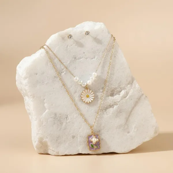 Layered_Gold_Pendant_Necklace_Set_|_Daisy_&_Floral_Charm_Double_Chain_|_Pearl_Detail_Trendy_Jewellery_For_Women