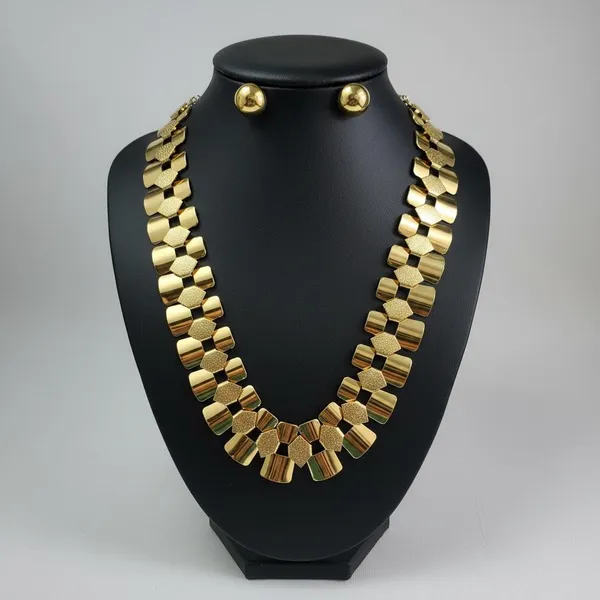 Gold_Geometric_Statement_Necklace_Set_With_Earrings_|_Designer_Chunky_Jewellery_For_Women