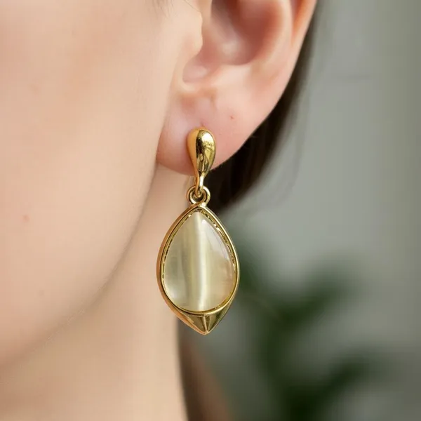 Gold_Premium_Metal_Earrings_For_Women