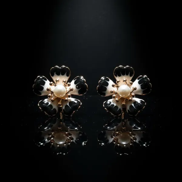 Black_And_White_Premium_Metal_Earrings_For_Women