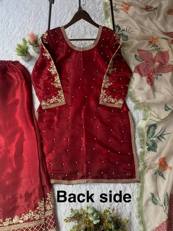 Red_Premium_Embroidered_Velvet_Salwar_Suit_Set_For_Women