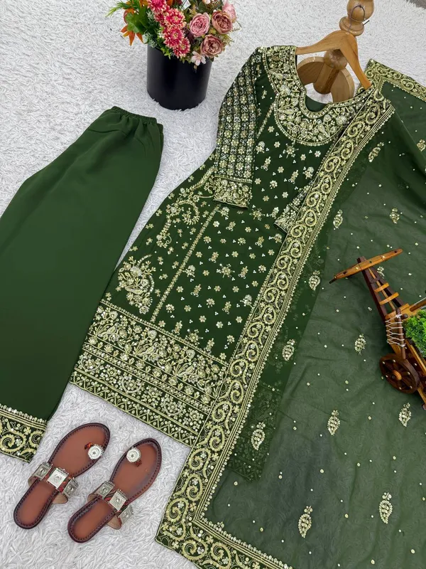 Green_Premium_Embroidered_Cotton_Blend_Kurta_Set_For_Women