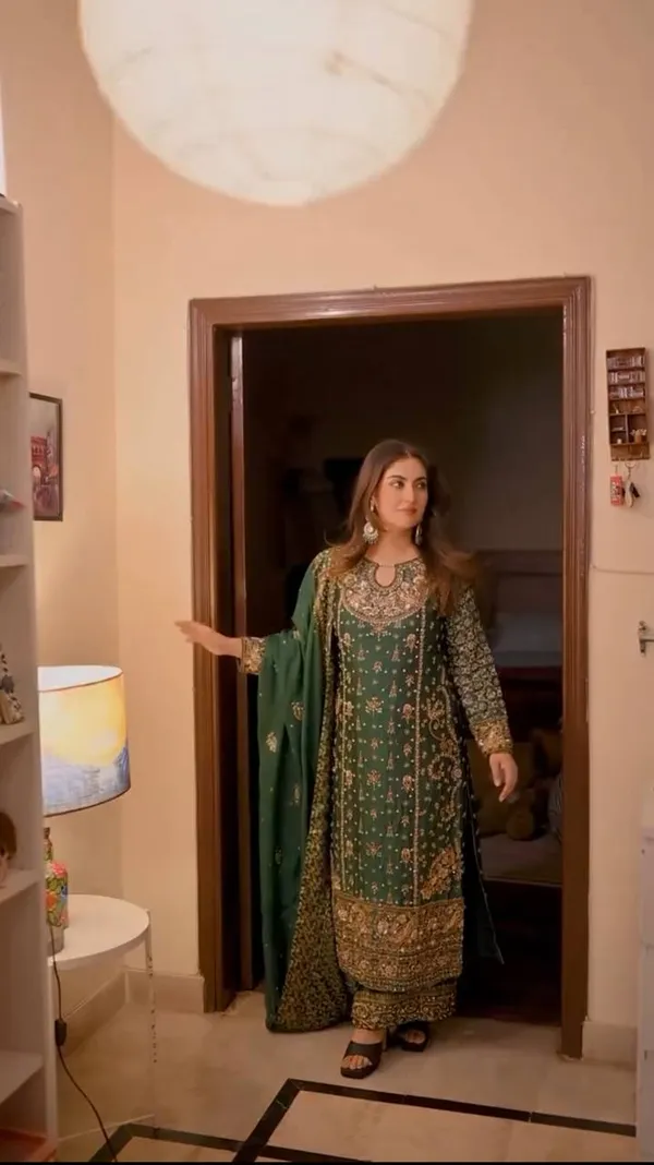 Green_Premium_Embroidered_Cotton_Blend_Kurta_Set_For_Women