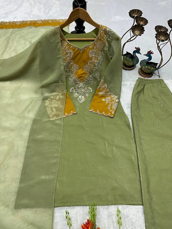 Green_Premium_Embroidered_Georgette_Kurta_Set_For_Women