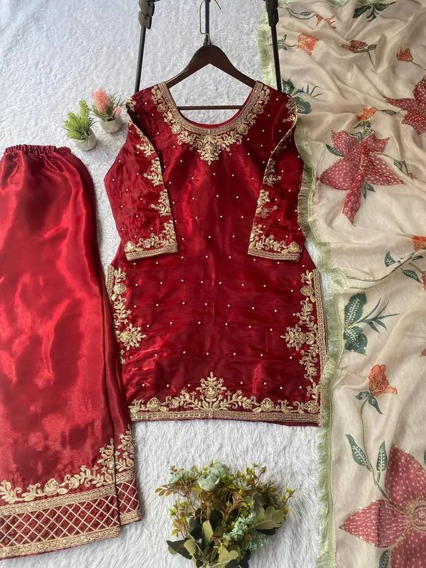 Red_Premium_Embroidered_Velvet_Salwar_Suit_Set_For_Women