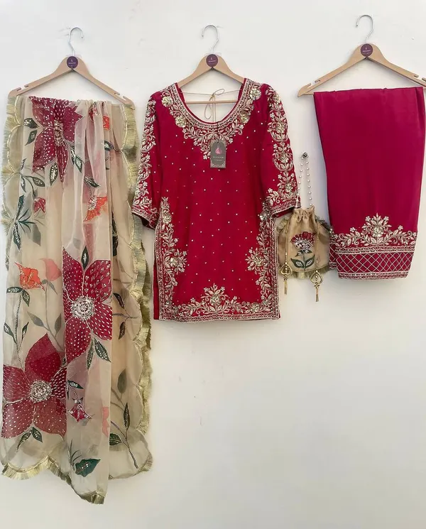 Red_Premium_Embroidered_Velvet_Salwar_Suit_Set_For_Women
