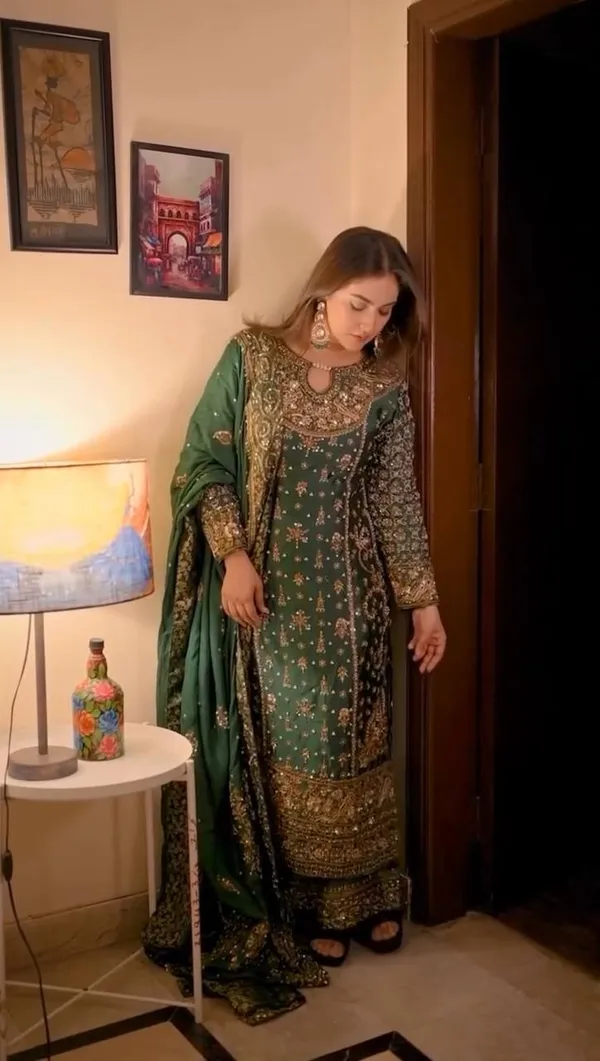 Green_Premium_Embroidered_Cotton_Blend_Kurta_Set_For_Women