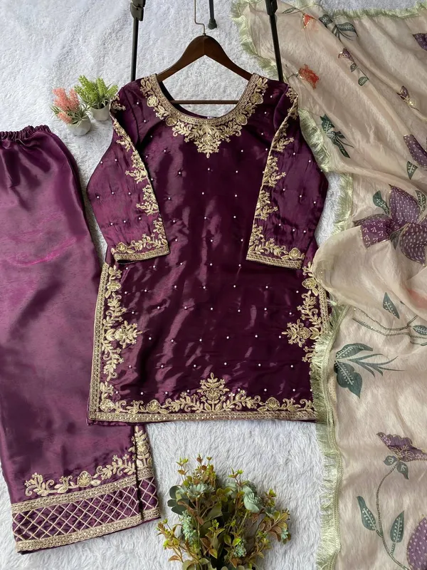 Violet_Premium_Embroidered_Velvet_Kurti_Set_For_Women