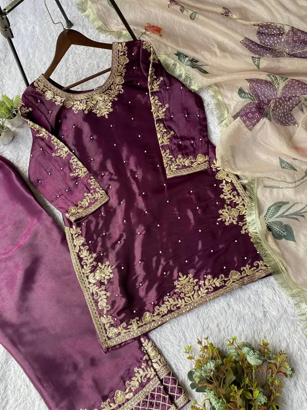 Violet_Premium_Embroidered_Velvet_Kurti_Set_For_Women