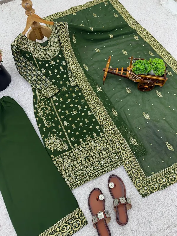 Green_Premium_Embroidered_Cotton_Blend_Kurta_Set_For_Women