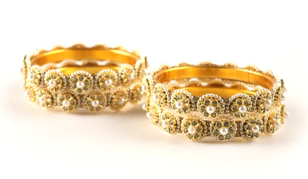Golden_Alloy_With_Kundan_Stones_Floral_Bangles_For_Women_Set_Of_4