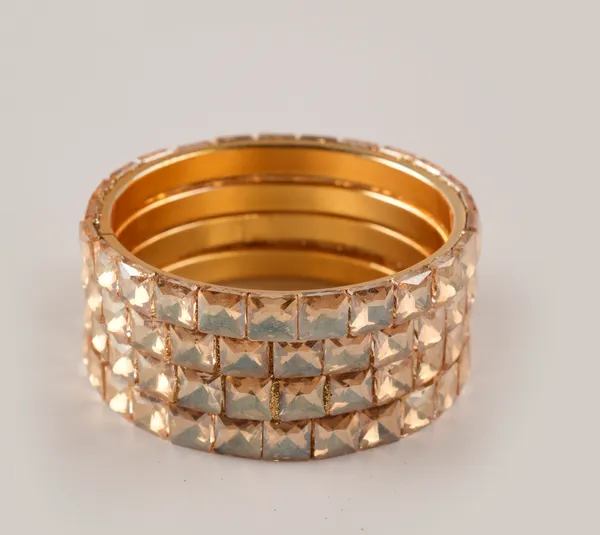 Golden_Alloy_With_Gold_Plating_Diamond_Cut_Pattern_Bangles_For_Women_Set_Of_4