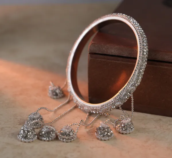 Silver_Alloy_With_Silver_Crystal_Bangles_For_Women_Set_Of_4