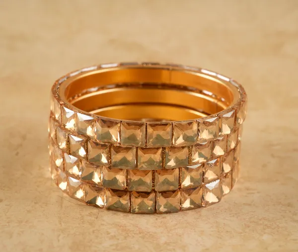 Golden_Alloy_With_Gold_Plating_Diamond_Cut_Pattern_Bangles_For_Women_Set_Of_4
