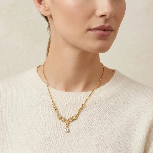 Gold_Toned_Crystal_Studded_Delicate_Pendant_Necklace