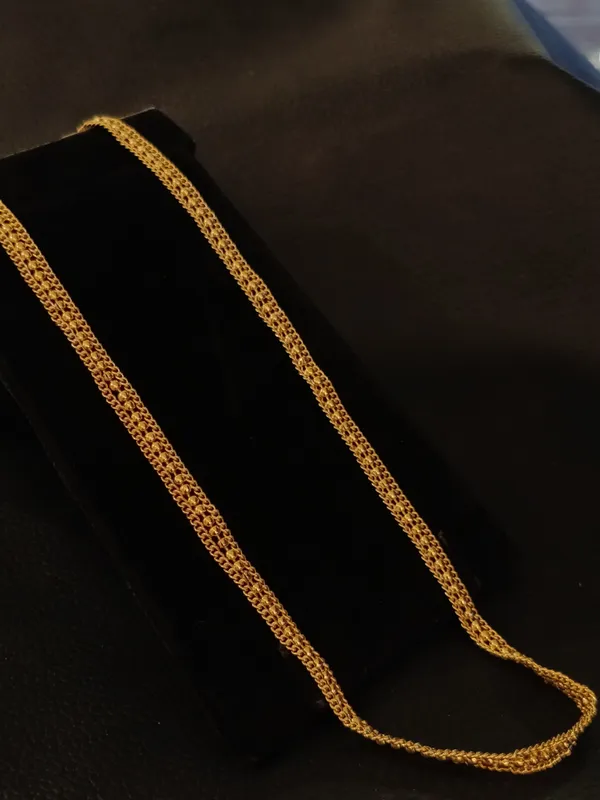 Elegant_Gold_Toned_Chain_Necklace