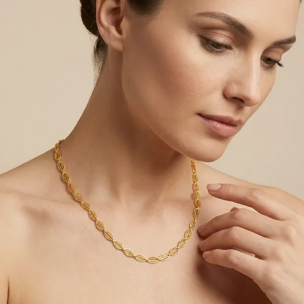 Elegant_Gold_Toned_Twisted_Link_Necklace