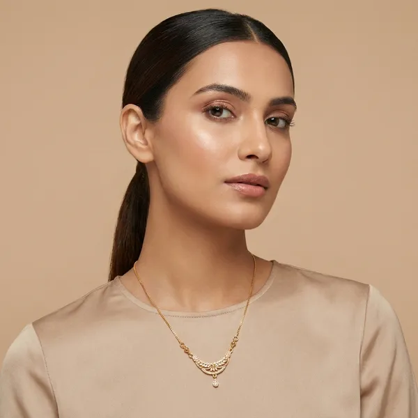 Sparkling_Peacock_Design_Gold_Toned_Pendant_Necklace