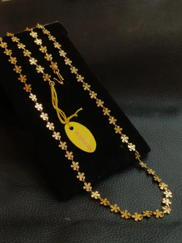 Elegant_Golden_Floral_Chain_Necklace_For_Women