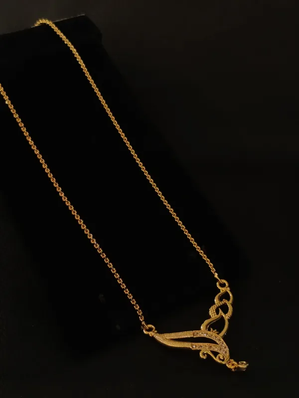 Golden_Leaf_Design_Chain_Necklace