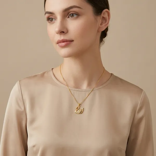 Golden_Swan_Pendant_Necklace_For_Women