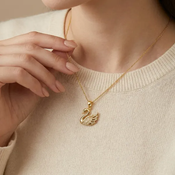 Golden_Swan_Pendant_Necklace_For_Women