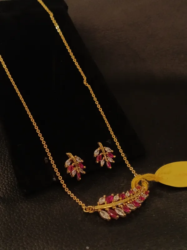 Elegant_Leaf_Design_Necklace_And_Earring_Set_With_Pink_And_Clear_Crystals