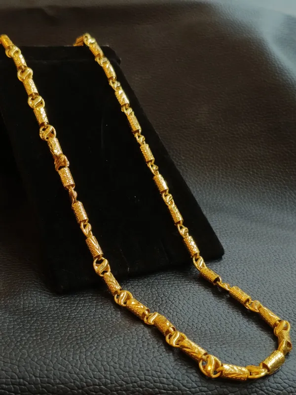 Elegant_Gold_Toned_Textured_Chain_Necklace