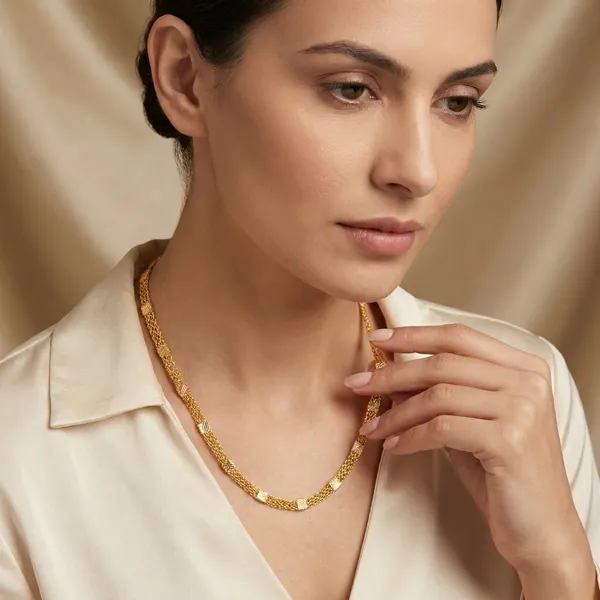 Gold_Toned_Chain_Necklace_With_Crystal_Accents