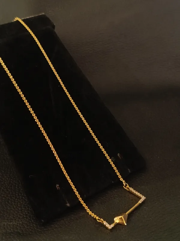 Elegant_Geometric_Heartbeat_Gold_Tone_Pendant_Necklace