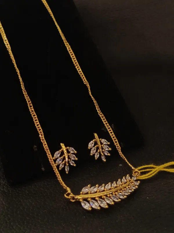 Elegant_Gold_Plated_Leaf_Design_Necklace_And_Earrings_Set_With_White_Crystals
