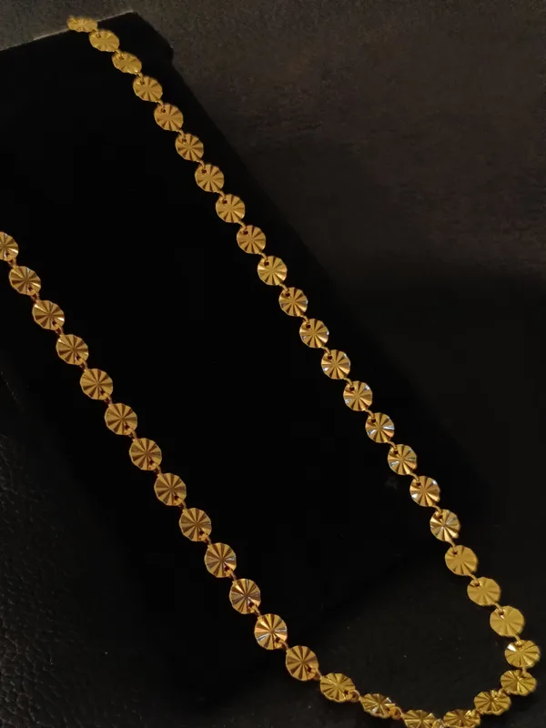 Radiant_Gold_Toned_Floral_Disc_Chain_Necklace_For_Women