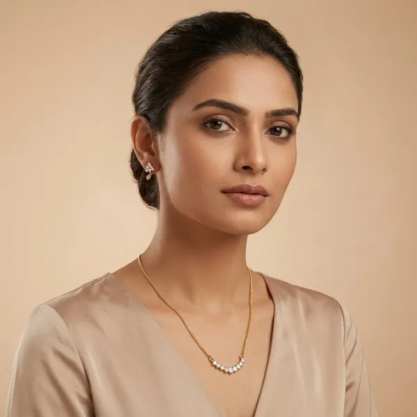 Elegant_Crescent_Smile_Pendant_Necklace_With_Matching_Earrings_Set