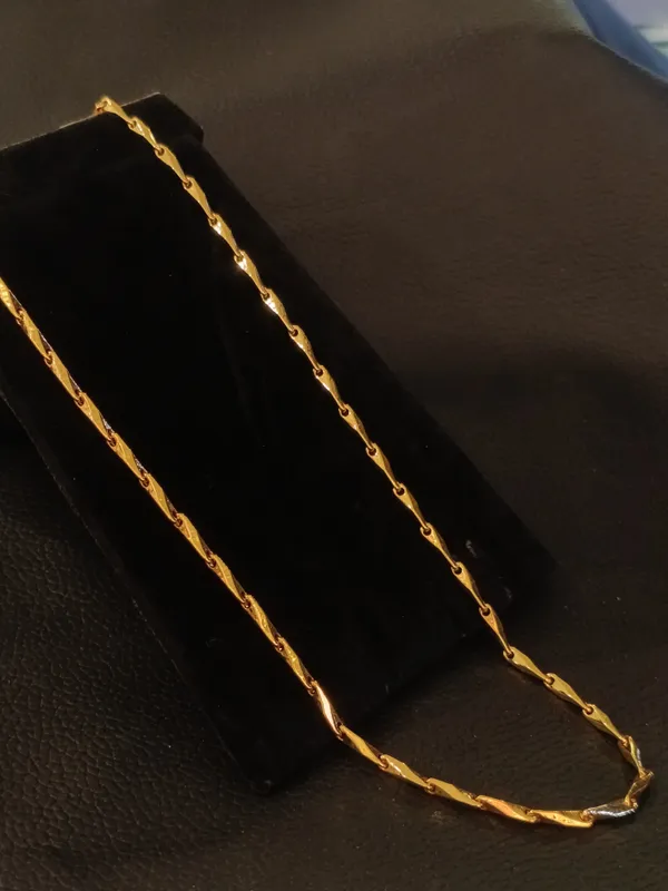 Gold_Toned_Twisted_Chain_Necklace