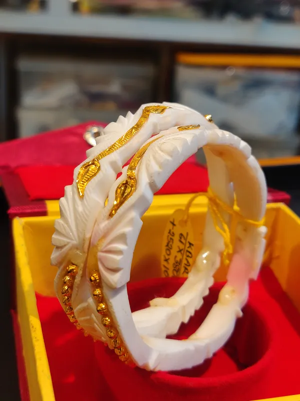 Premium_Ful_Buti_Aam_Kajer_Conch_Shakha_24_Kt_Gold_Plated