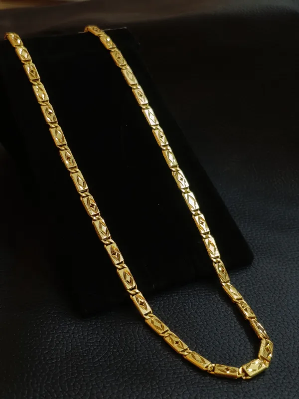 Elegant_Gold_Tone_Textured_Chain_Necklace