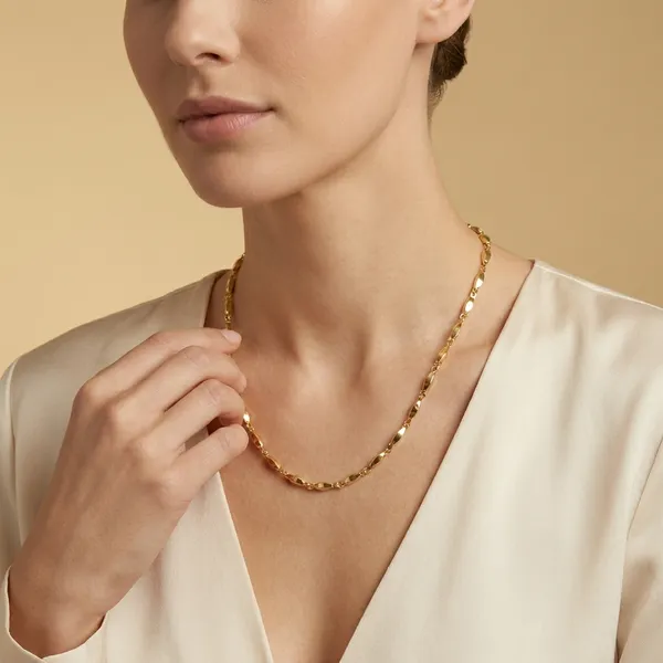 Elegant_Gold_Toned_Chain_Necklace_For_Women