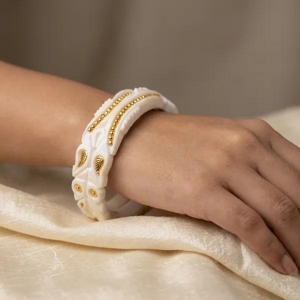 Exclusive_Cast_Buti_Aam_Designer_Conch_Sakha_24_Kt_Gold_Plated