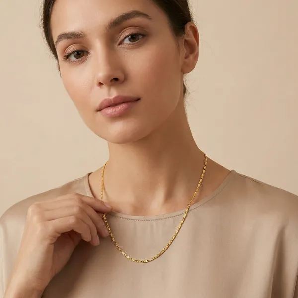 Elegant_Gold_Chain_Necklace